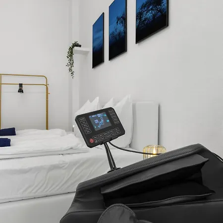 Ferienwohnung 62Qm2, Massageseat, Billard-Table, King-Sized Bed Berlin Exterior foto