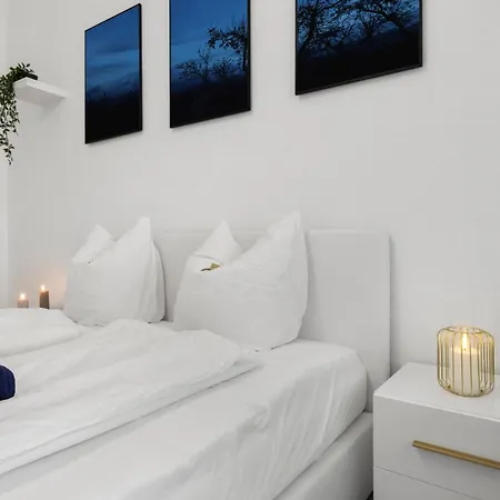 Ferienwohnung 62Qm2, Massageseat, Billard-Table, King-Sized Bed Berlin Exterior foto